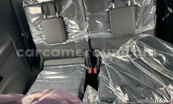 Sayi Sabo Toyota Land Cruiser Black Mota in Douala a Ƙasar Kamaru Sayi Sabo Toyota Land Cruiser Black Mota in Douala a Ƙasar Kamaru