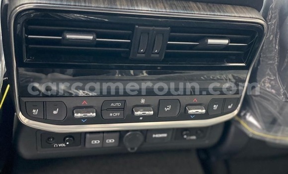 Sayi Sabo Toyota Land Cruiser Black Mota in Douala a Ƙasar Kamaru Sayi Sabo Toyota Land Cruiser Black Mota in Douala a Ƙasar Kamaru