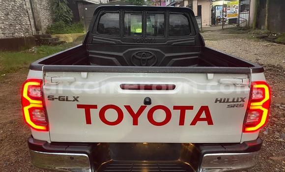 Acheter Import Voiture Toyota Hilux Blanc à Douala, Littoral Cameroon Acheter Import Voiture Toyota Hilux Blanc à Douala, Littoral Cameroon