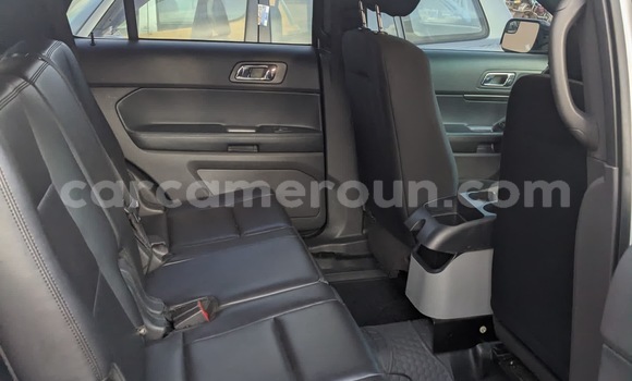 Sayi Sabo Ford Explorer White Mota in Douala a Ƙasar Kamaru Sayi Sabo Ford Explorer White Mota in Douala a Ƙasar Kamaru