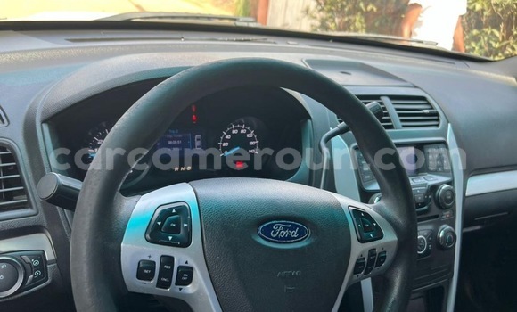 Sayi Sabo Ford Explorer White Mota in Douala a Ƙasar Kamaru Sayi Sabo Ford Explorer White Mota in Douala a Ƙasar Kamaru