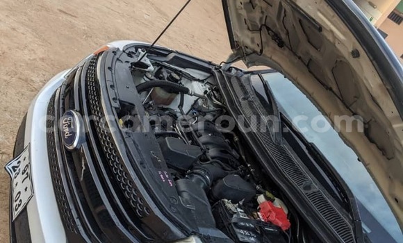 Sayi Sabo Ford Explorer White Mota in Douala a Ƙasar Kamaru Sayi Sabo Ford Explorer White Mota in Douala a Ƙasar Kamaru