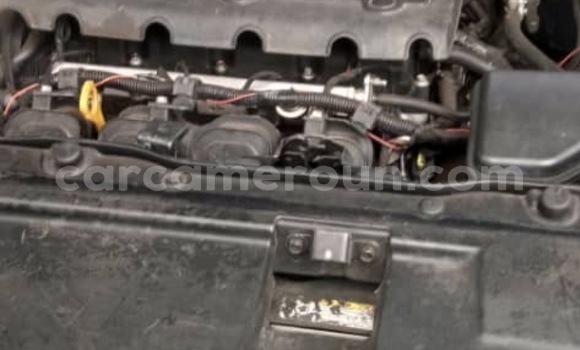 Sayi Imported Hyundai Tucson Azurfa Mota in Douala a Ƙasar Kamaru Sayi Imported Hyundai Tucson Azurfa Mota in Douala a Ƙasar Kamaru