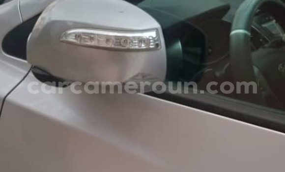 Sayi Imported Hyundai Tucson Azurfa Mota in Douala a Ƙasar Kamaru Sayi Imported Hyundai Tucson Azurfa Mota in Douala a Ƙasar Kamaru