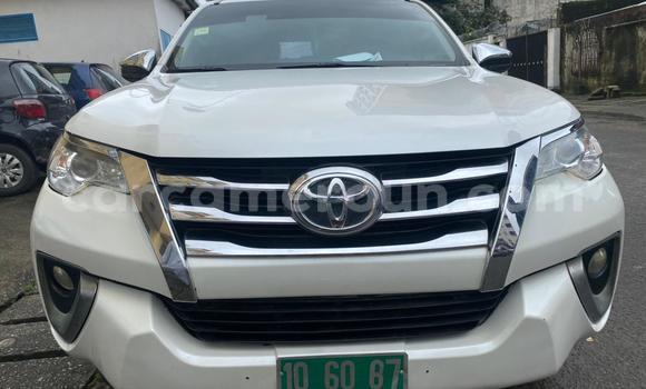 Acheter Import Voiture Toyota Fortuner Blanc à Douala, Littoral Cameroon Acheter Import Voiture Toyota Fortuner Blanc à Douala, Littoral Cameroon