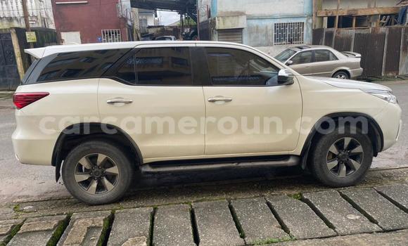 Acheter Import Voiture Toyota Fortuner Blanc à Douala, Littoral Cameroon Acheter Import Voiture Toyota Fortuner Blanc à Douala, Littoral Cameroon