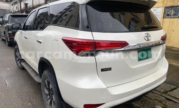 Acheter Import Voiture Toyota Fortuner Blanc à Douala, Littoral Cameroon Acheter Import Voiture Toyota Fortuner Blanc à Douala, Littoral Cameroon