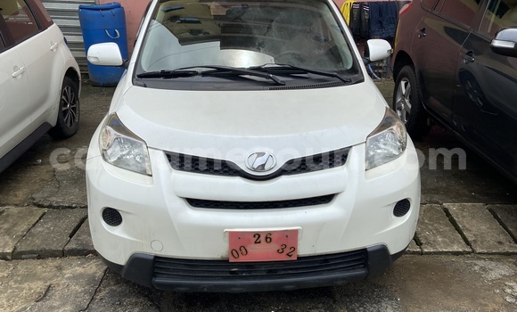 Buy Import Toyota Vitz White Car in Douala in Littoral Cameroon Buy Import Toyota Vitz White Car in Douala in Littoral Cameroon