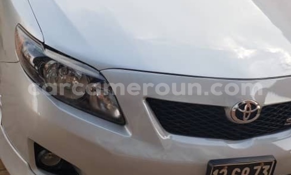 Sayi Imported Toyota Corolla Azurfa Mota in Douala a Ƙasar Kamaru Sayi Imported Toyota Corolla Azurfa Mota in Douala a Ƙasar Kamaru