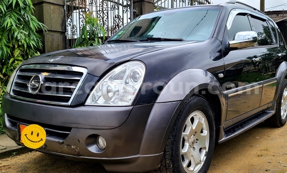 Acheter Occasion Voiture SsangYong Rexton Noir à Douala, Littoral Cameroon Acheter Occasion Voiture SsangYong Rexton Noir à Douala, Littoral Cameroon