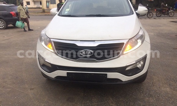 Acheter Import Voiture Kia Sportage Blanc à Douala, Littoral Cameroon