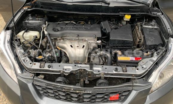 Sayi Na hannu Toyota Matrix Azurfa Mota in Douala a Ƙasar Kamaru Sayi Na hannu Toyota Matrix Azurfa Mota in Douala a Ƙasar Kamaru