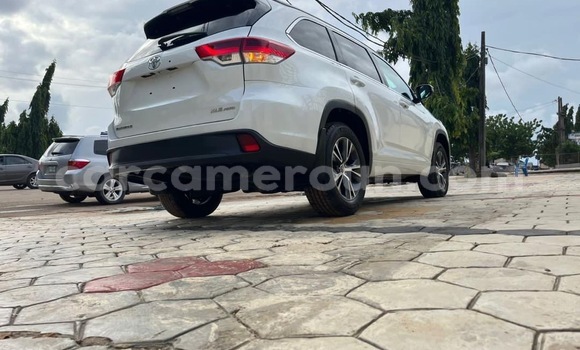 Acheter Neuf Voiture Toyota Highlander Blanc à Douala, Littoral Cameroon Acheter Neuf Voiture Toyota Highlander Blanc à Douala, Littoral Cameroon
