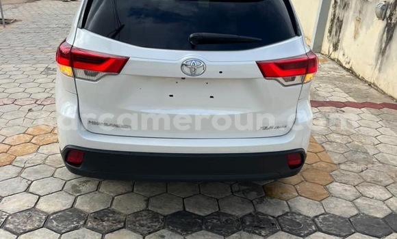 Acheter Neuf Voiture Toyota Highlander Blanc à Douala, Littoral Cameroon Acheter Neuf Voiture Toyota Highlander Blanc à Douala, Littoral Cameroon