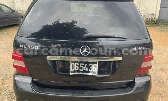 Sayi Na hannu Mercedes‒Benz ML–Class Black Mota in Douala a Ƙasar Kamaru Sayi Na hannu Mercedes‒Benz ML–Class Black Mota in Douala a Ƙasar Kamaru