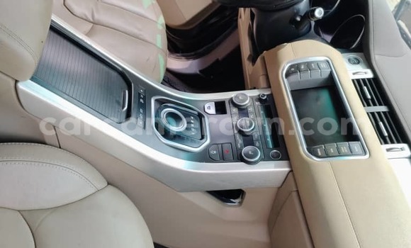 Sayi Na hannu Range Rover Evoque Black Mota in Douala a Ƙasar Kamaru Sayi Na hannu Range Rover Evoque Black Mota in Douala a Ƙasar Kamaru