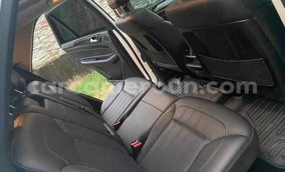 Sayi Imported Mercedes‒Benz GLE White Mota in Douala a Ƙasar Kamaru Sayi Imported Mercedes‒Benz GLE White Mota in Douala a Ƙasar Kamaru