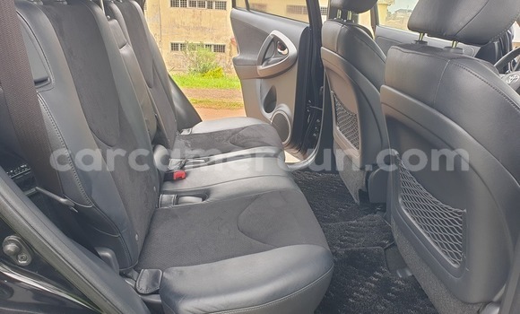 Acheter Occasion Voiture Toyota Vanguard Noir à Yaoundé, Central Cameroon Acheter Occasion Voiture Toyota Vanguard Noir à Yaoundé, Central Cameroon