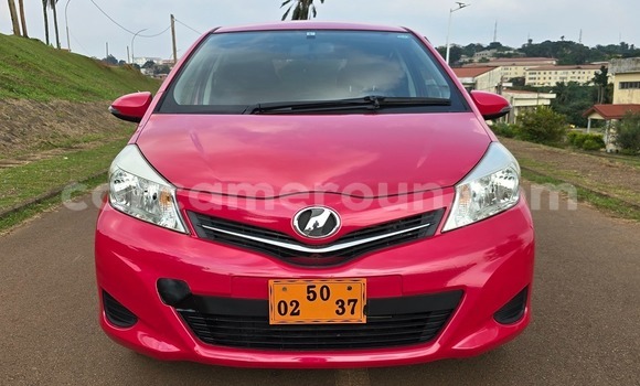 Acheter Occasion Voiture Toyota Yaris Rouge à Yaoundé, Central Cameroon Acheter Occasion Voiture Toyota Yaris Rouge à Yaoundé, Central Cameroon
