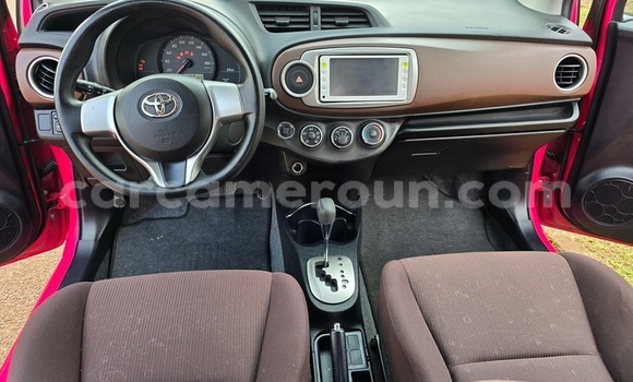 Acheter Occasion Voiture Toyota Yaris Rouge à Yaoundé, Central Cameroon Acheter Occasion Voiture Toyota Yaris Rouge à Yaoundé, Central Cameroon
