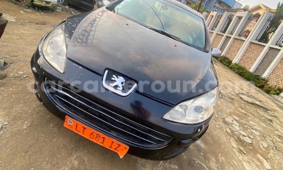 Sayi Na hannu Peugeot 407 Blue Mota in Douala a Ƙasar Kamaru