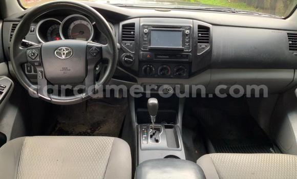 Sayi Na hannu Toyota Tacoma Black Mota in Douala a Ƙasar Kamaru Sayi Na hannu Toyota Tacoma Black Mota in Douala a Ƙasar Kamaru