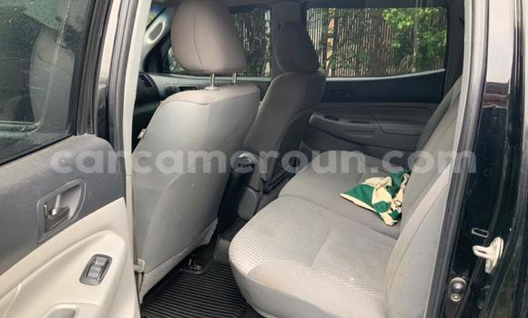 Sayi Na hannu Toyota Tacoma Black Mota in Douala a Ƙasar Kamaru Sayi Na hannu Toyota Tacoma Black Mota in Douala a Ƙasar Kamaru