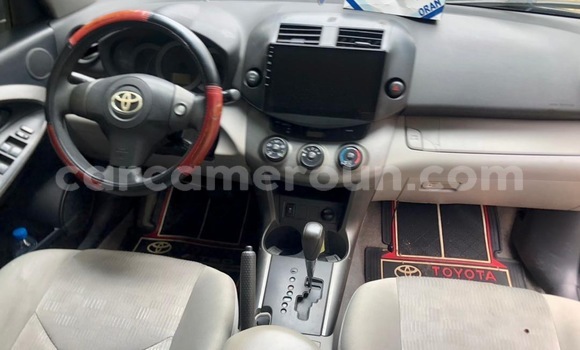 Acheter Import Voiture Toyota RAV4 Noir à Douala, Littoral Cameroon Acheter Import Voiture Toyota RAV4 Noir à Douala, Littoral Cameroon