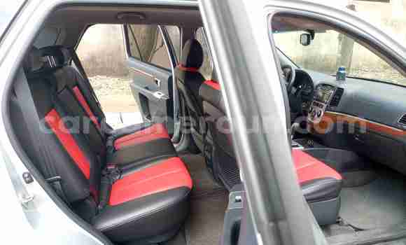 Sayi Na hannu Hyundai Santa Fe Azurfa Mota in Douala a Ƙasar Kamaru Sayi Na hannu Hyundai Santa Fe Azurfa Mota in Douala a Ƙasar Kamaru