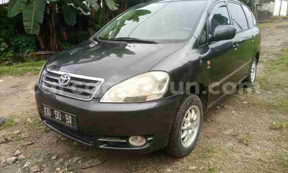 Buy Used Toyota Avensis Verso Silver Car in Douala in Littoral Cameroon Buy Used Toyota Avensis Verso Silver Car in Douala in Littoral Cameroon