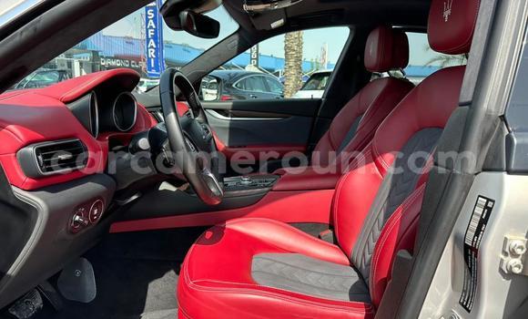 Sayi Sabo Maserati Levante M Mota in Douala a Ƙasar Kamaru Sayi Sabo Maserati Levante M Mota in Douala a Ƙasar Kamaru