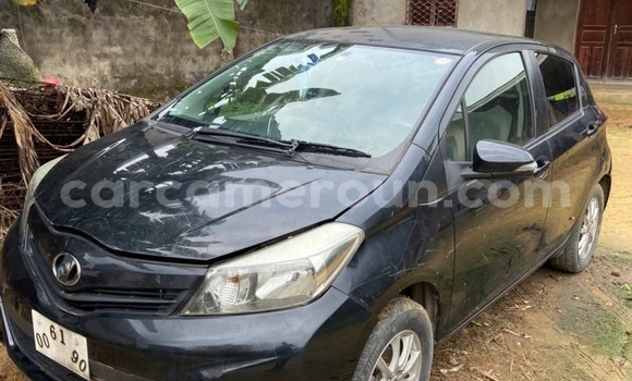 Sayi Imported Toyota Vitz Black Mota in Douala a Ƙasar Kamaru