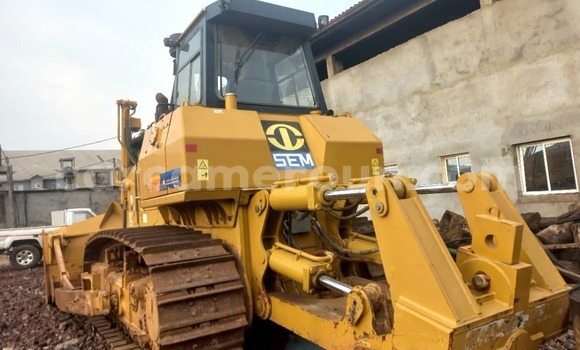 Sayi Sabo Caterpillar 120 Sauran Babbar mota in Douala a Ƙasar Kamaru Sayi Sabo Caterpillar 120 Sauran Babbar mota in Douala a Ƙasar Kamaru