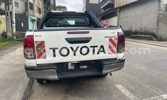 Acheter Occasion Voiture Toyota Hilux Blanc à Douala, Littoral Cameroon Acheter Occasion Voiture Toyota Hilux Blanc à Douala, Littoral Cameroon