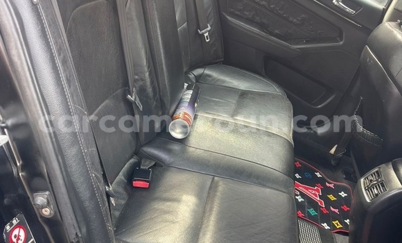 Sayi Na hannu Kia K7 Black Mota in Douala a Ƙasar Kamaru Sayi Na hannu Kia K7 Black Mota in Douala a Ƙasar Kamaru