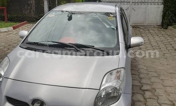 Acheter Import Voiture Toyota Vitz Gris à Douala, Littoral Cameroon