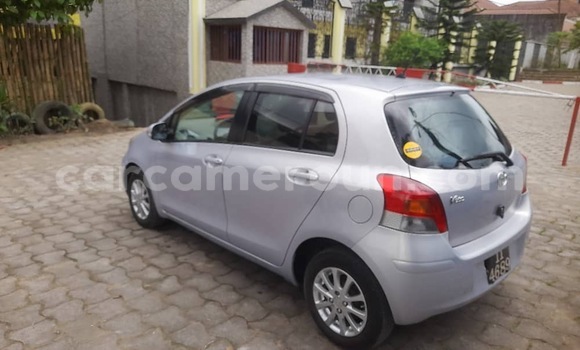 Acheter Import Voiture Toyota Vitz Gris à Douala, Littoral Cameroon Acheter Import Voiture Toyota Vitz Gris à Douala, Littoral Cameroon