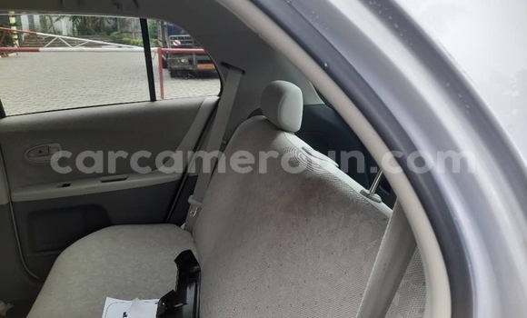 Acheter Import Voiture Toyota Vitz Gris à Douala, Littoral Cameroon Acheter Import Voiture Toyota Vitz Gris à Douala, Littoral Cameroon