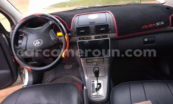 Sayi Na hannu Toyota Avensis Sauran Mota in Yaounde a Babban Kamaru Sayi Na hannu Toyota Avensis Sauran Mota in Yaounde a Babban Kamaru