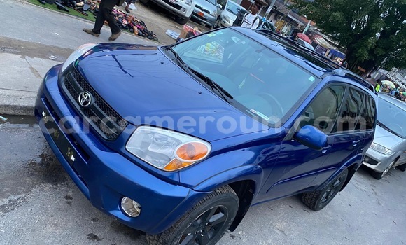 Acheter Import Voiture Toyota RAV4 Bleu à Douala, Littoral Cameroon Acheter Import Voiture Toyota RAV4 Bleu à Douala, Littoral Cameroon