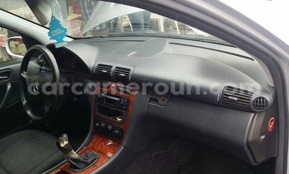 Acheter Occasion Voiture Mercedes‒Benz 190 Gris à Yaoundé, Central Cameroon Acheter Occasion Voiture Mercedes‒Benz 190 Gris à Yaoundé, Central Cameroon