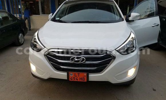 Acheter Occasion Voiture Hyundai Lantra Blanc à Yaoundé au Central Cameroon Acheter Occasion Voiture Hyundai Lantra Blanc à Yaoundé au Central Cameroon