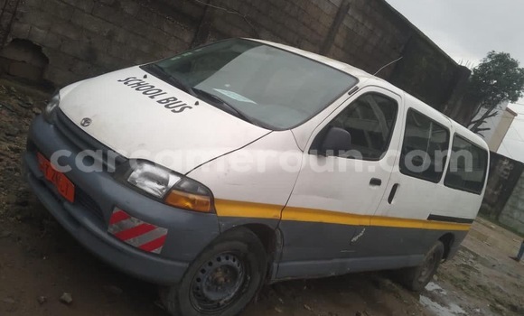 Acheter Occasion Voiture Toyota Hiace Blanc à Douala, Littoral Cameroon