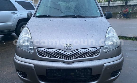 Acheter Import Voiture Toyota Yaris Verso Gris à Douala, Littoral Cameroon Acheter Import Voiture Toyota Yaris Verso Gris à Douala, Littoral Cameroon