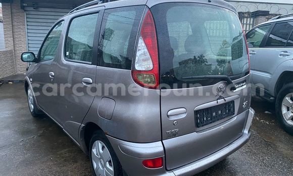 Acheter Import Voiture Toyota Yaris Verso Gris à Douala, Littoral Cameroon Acheter Import Voiture Toyota Yaris Verso Gris à Douala, Littoral Cameroon
