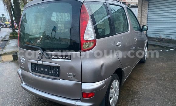 Acheter Import Voiture Toyota Yaris Verso Gris à Douala, Littoral Cameroon Acheter Import Voiture Toyota Yaris Verso Gris à Douala, Littoral Cameroon