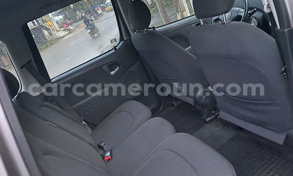 Acheter Import Voiture Toyota Yaris Verso Gris à Douala, Littoral Cameroon Acheter Import Voiture Toyota Yaris Verso Gris à Douala, Littoral Cameroon