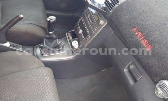 Sayi Sabo Toyota Avensis Black Mota in Douala a Ƙasar Kamaru Sayi Sabo Toyota Avensis Black Mota in Douala a Ƙasar Kamaru