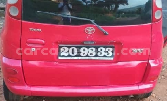 Acheter Neuf Voiture Toyota Yaris Verso Rouge à Foumban, West Cameroon Acheter Neuf Voiture Toyota Yaris Verso Rouge à Foumban, West Cameroon