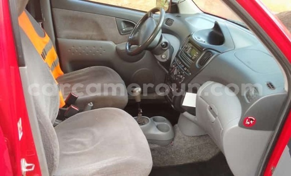 Acheter Neuf Voiture Toyota Yaris Verso Rouge à Foumban, West Cameroon Acheter Neuf Voiture Toyota Yaris Verso Rouge à Foumban, West Cameroon